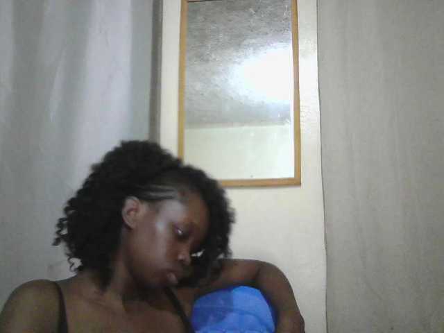 Prettygurl4 live cam on BongaCams
