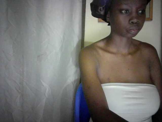 Prettygurl4 live cam on BongaCams