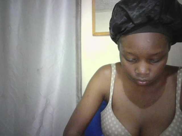 Prettygurl4 live cam on BongaCams