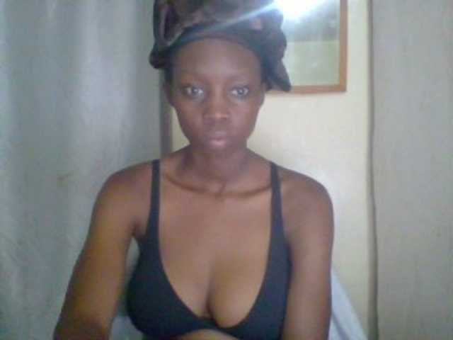 Prettygurl4 live cam on BongaCams