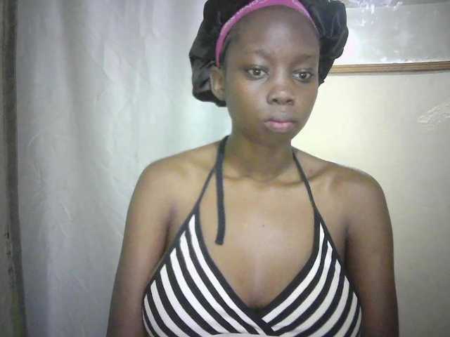 Prettygurl4 live cam on BongaCams