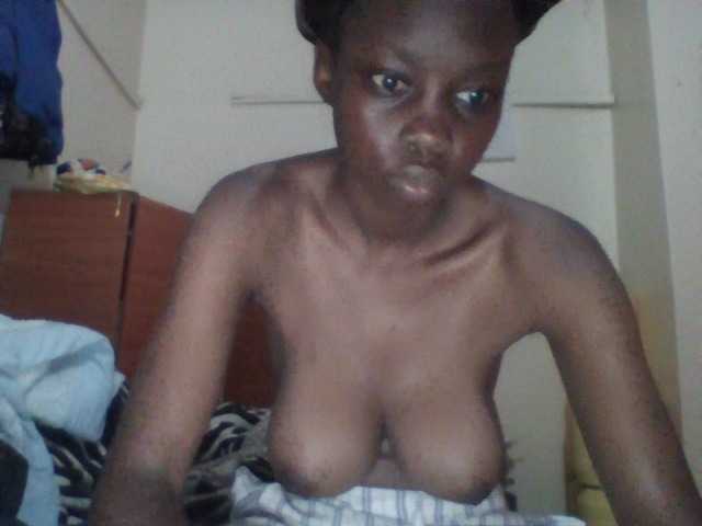 Prettygurl4 live cam on BongaCams