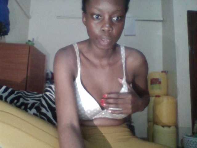 Prettygurl4 live cam on BongaCams