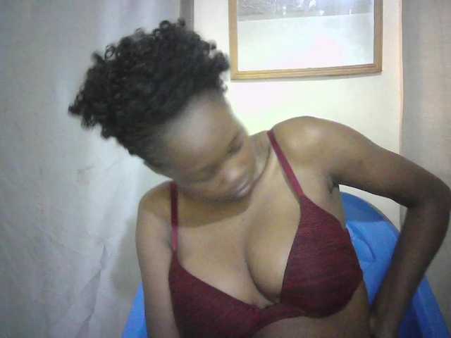 Prettygurl4 live cam on BongaCams