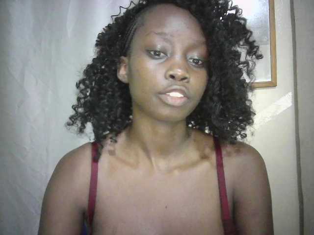 Prettygurl4 live cam on BongaCams