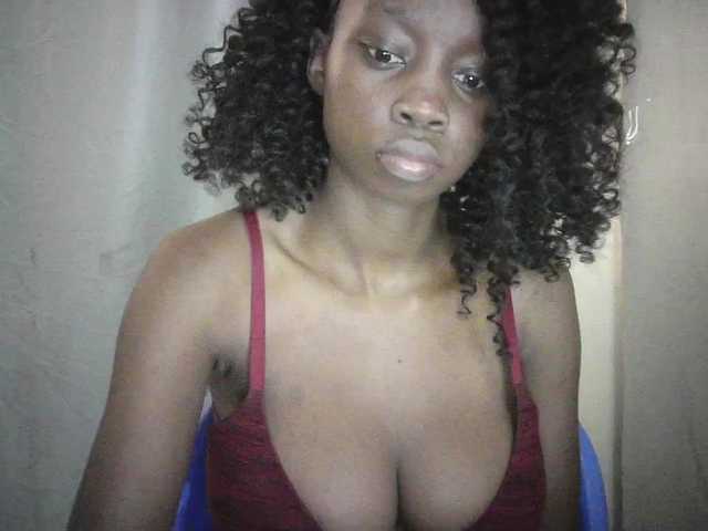 Prettygurl4 live cam on BongaCams