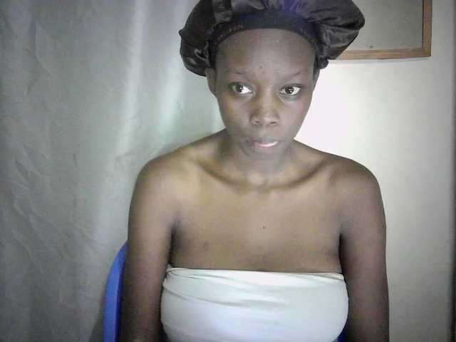 Prettygurl4 live cam on BongaCams