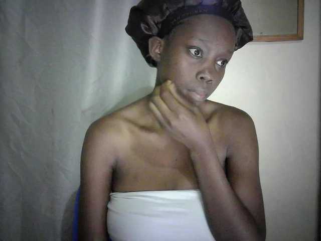 Prettygurl4 live cam on BongaCams