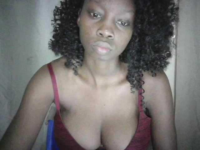 Prettygurl4 live cam on BongaCams