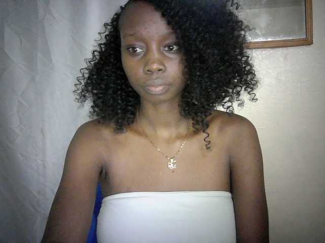 Prettygurl4 live cam on BongaCams