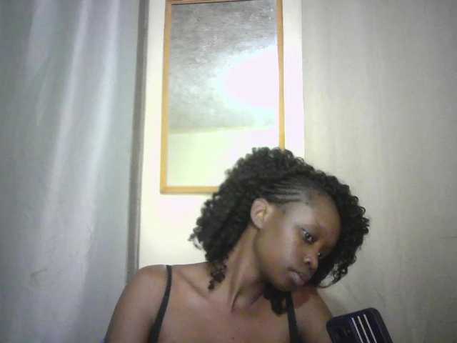 Prettygurl4 live cam on BongaCams
