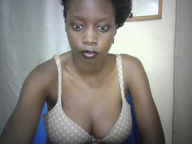 Prettygurl4 live cam on BongaCams