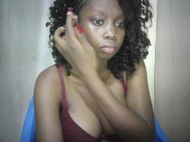 Prettygurl4 live cam on BongaCams