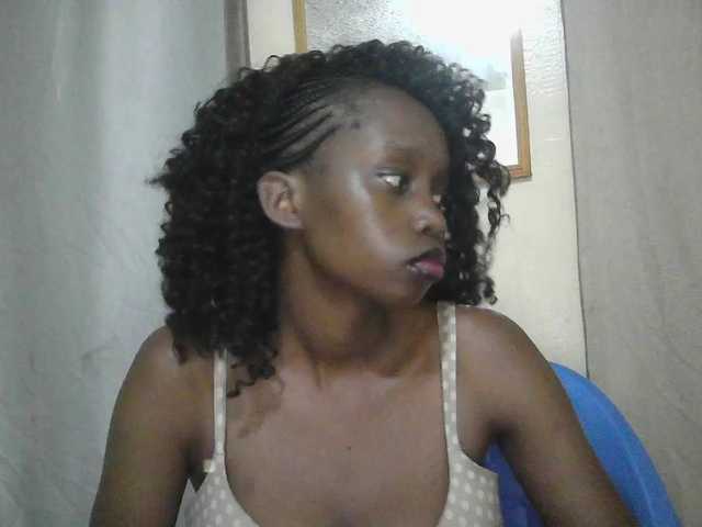 Prettygurl4 live cam on BongaCams