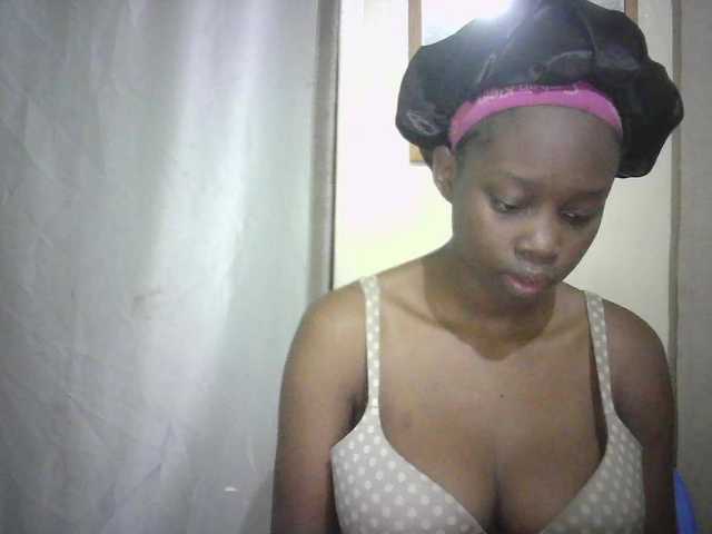 Prettygurl4 live cam on BongaCams