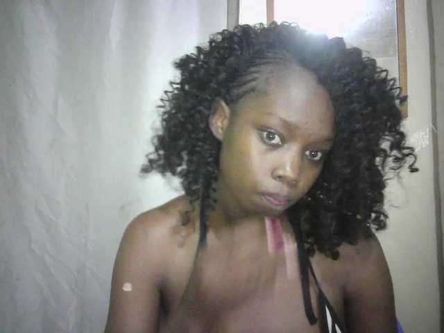 Prettygurl4 live cam on BongaCams