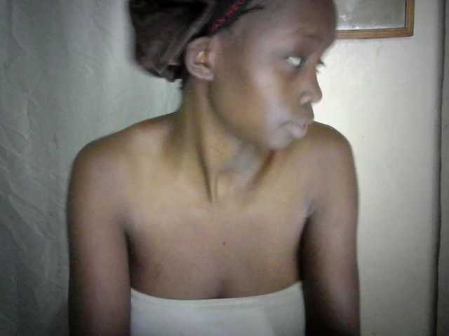 Prettygurl4 live cam on BongaCams