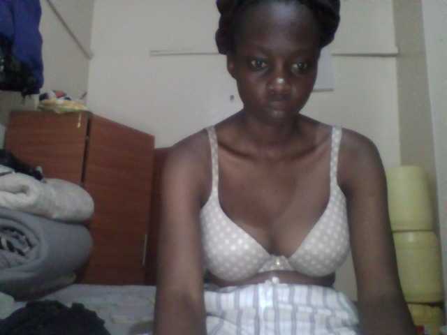 Prettygurl4 live cam on BongaCams