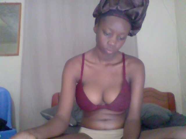 Prettygurl4 live cam on BongaCams