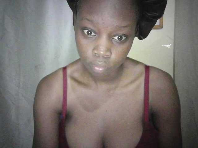 Prettygurl4 live cam on BongaCams