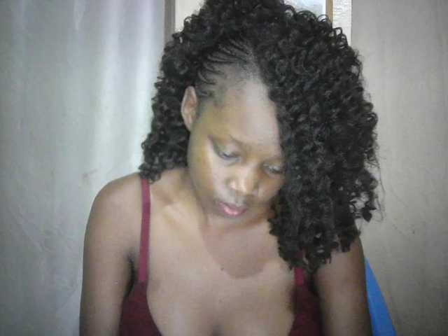 Prettygurl4 live cam on BongaCams