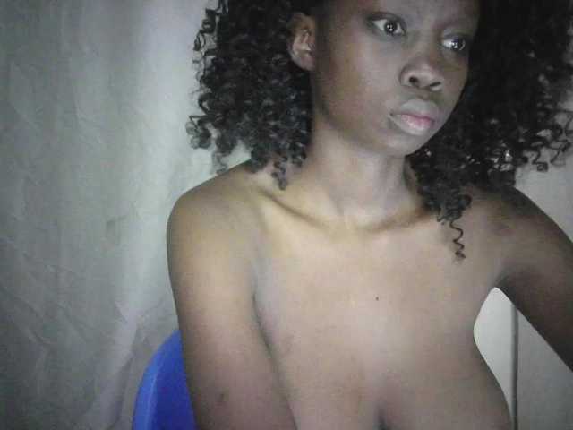 Prettygurl4 live cam on BongaCams
