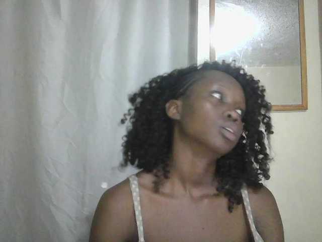 Prettygurl4 live cam on BongaCams