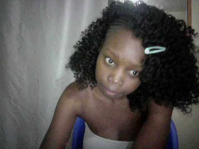Prettygurl4 live cam on BongaCams