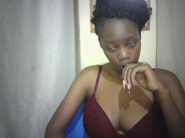 Prettygurl4 live cam on BongaCams