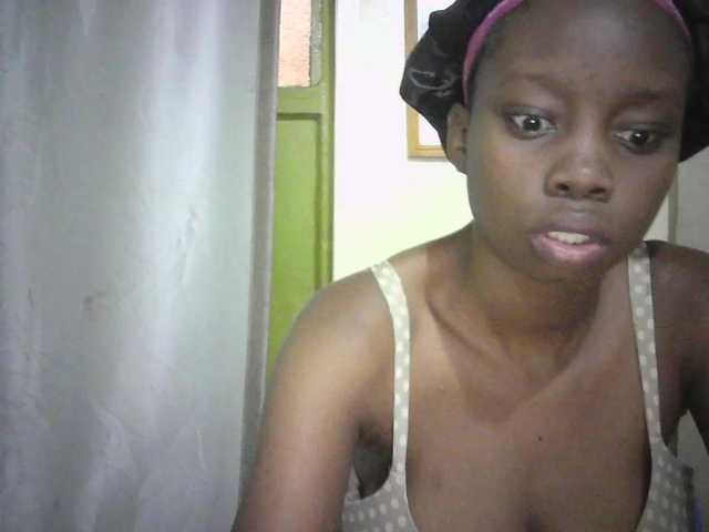 Prettygurl4 live cam on BongaCams