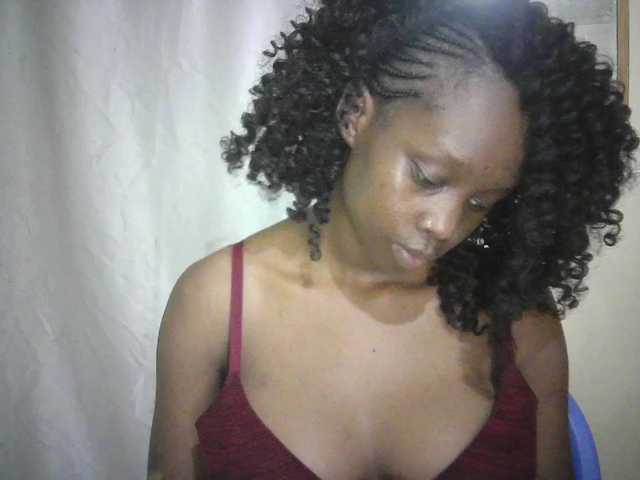 Prettygurl4 live cam on BongaCams