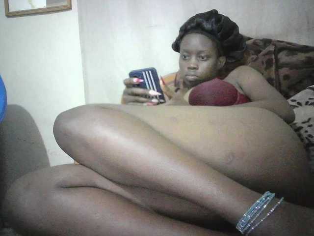 Prettygurl4 live cam on BongaCams