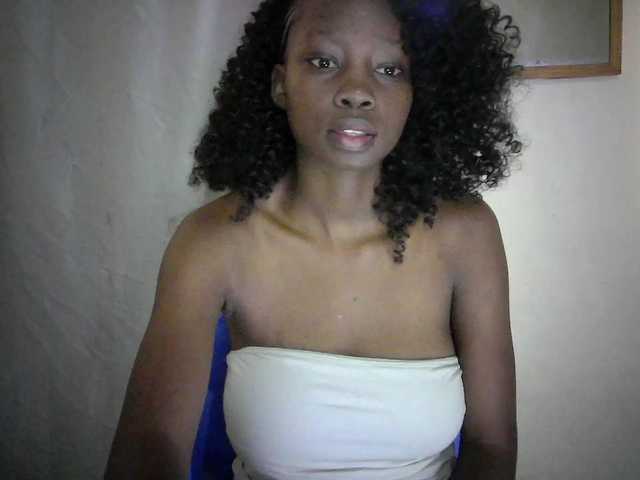Prettygurl4 live cam on BongaCams