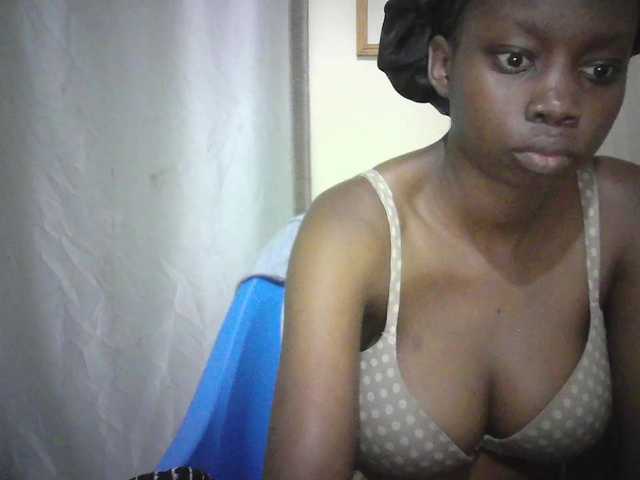 Prettygurl4 live cam on BongaCams