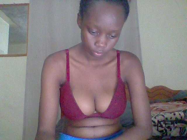 Prettygurl4 live cam on BongaCams