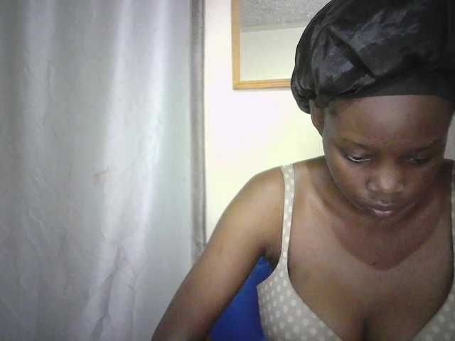 Prettygurl4 live cam on BongaCams
