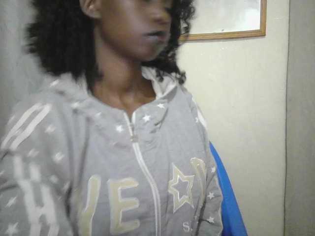 Prettygurl4 live cam on BongaCams