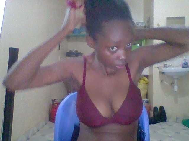 Prettygurl4 live cam on BongaCams
