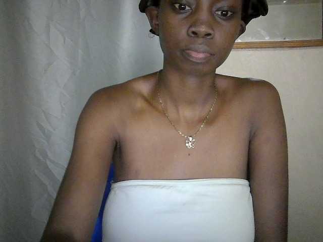 Prettygurl4 live cam on BongaCams