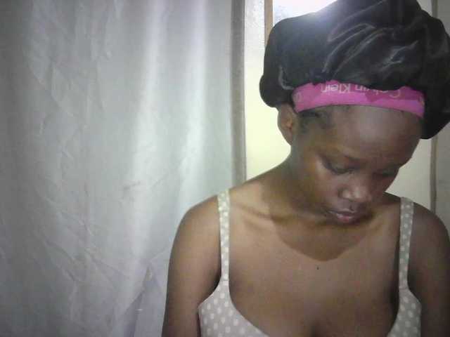Prettygurl4 live cam on BongaCams