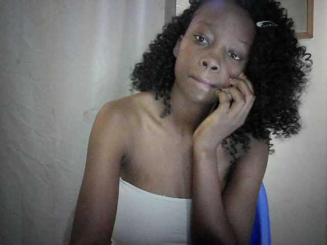 Prettygurl4 live cam on BongaCams