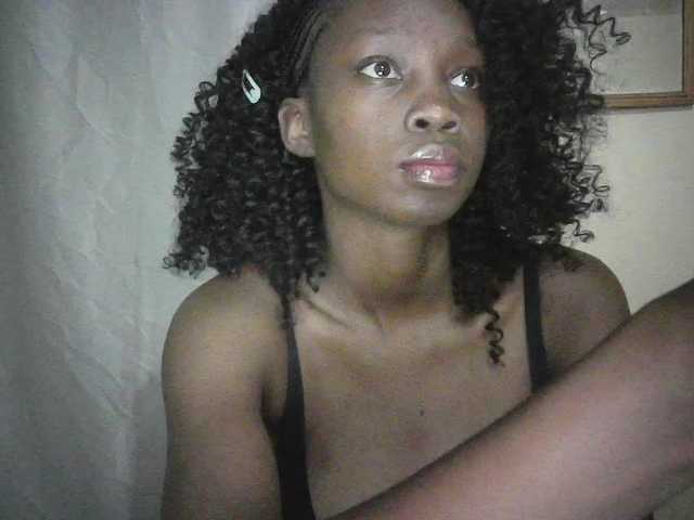 Prettygurl4 live cam on BongaCams