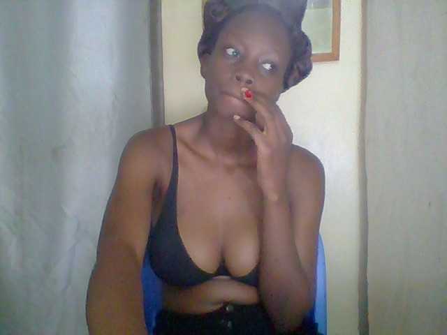 Prettygurl4 live cam on BongaCams