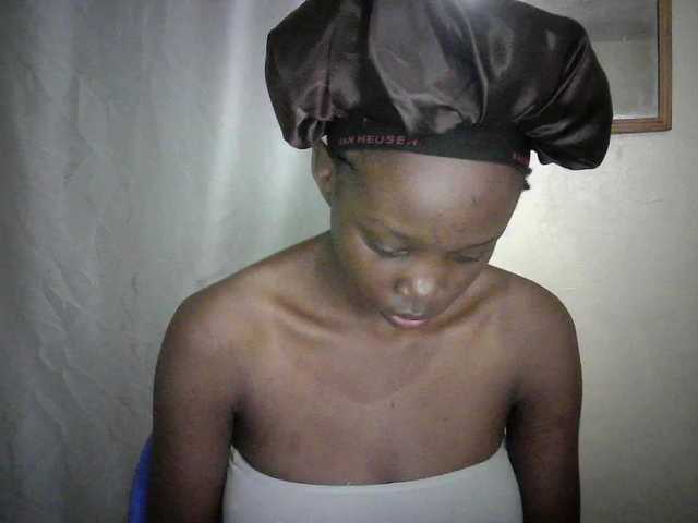 Prettygurl4 live cam on BongaCams