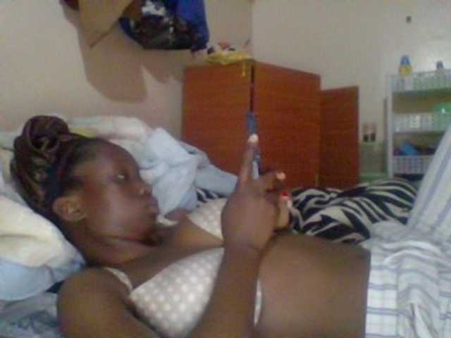 Prettygurl4 live cam on BongaCams