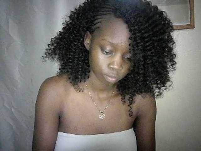 Prettygurl4 live cam on BongaCams