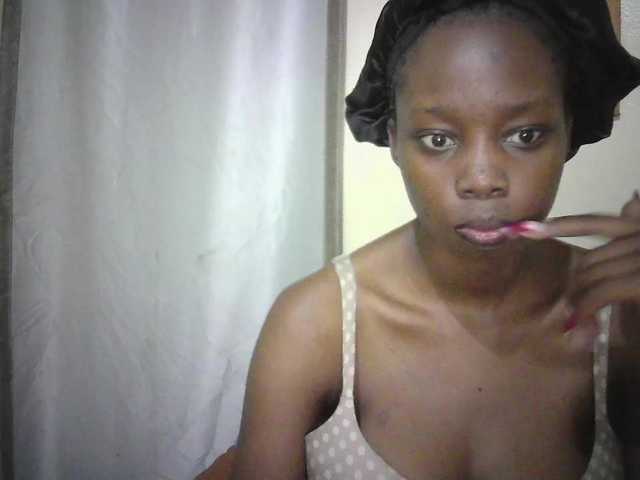 Prettygurl4 live cam on BongaCams