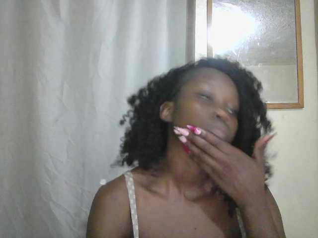 Prettygurl4 live cam on BongaCams