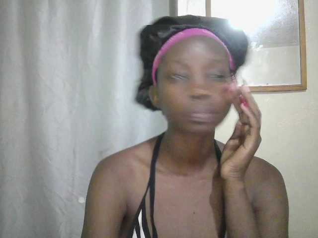 Prettygurl4 live cam on BongaCams
