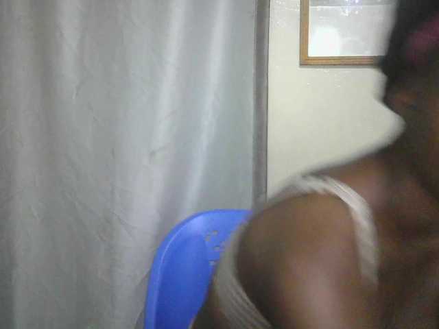 Prettygurl4 live cam on BongaCams